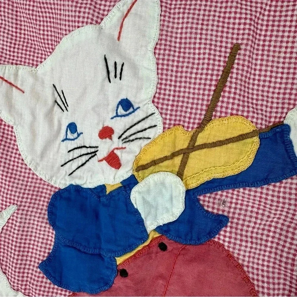 Vintage 40’s handmade appliqué gingham curtain for nursery with kitten and puppy - Picture 3 of 11